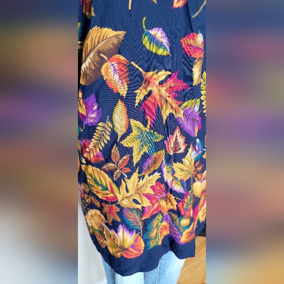 Katie Lee - Picture 2 of 4